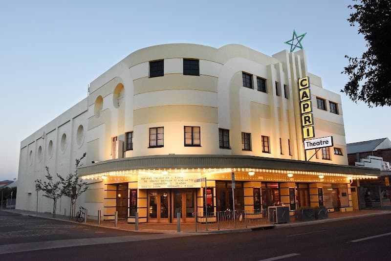 Capri Theatre