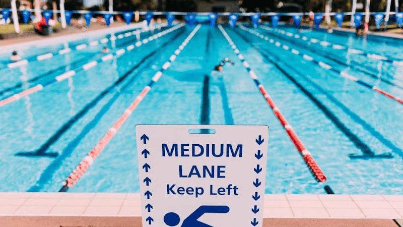 Queens Park Swimming Pool