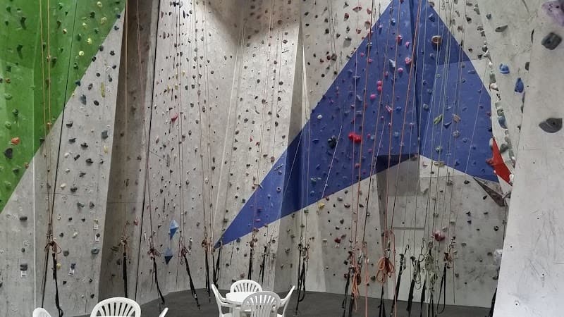 Vertical Reality Climbing